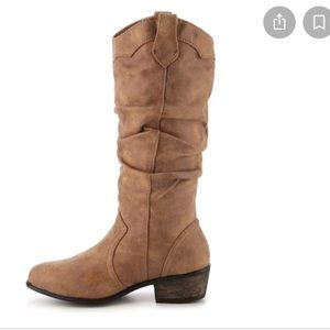 Journee Collection Drover Cowboy Boot tan 8.5 GUC wide calf 🤠🤠🤠